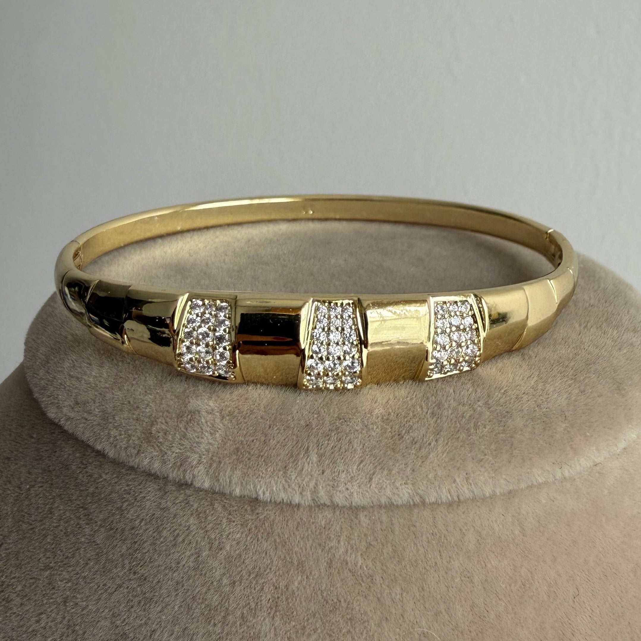 Taş Detaylı Gold Bileklik
