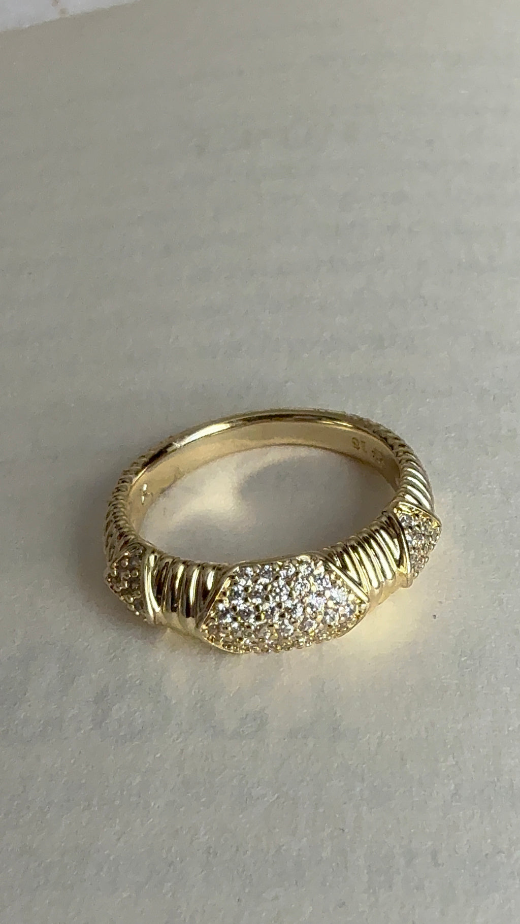 Minimal & Işıltılı Gold Yüzük