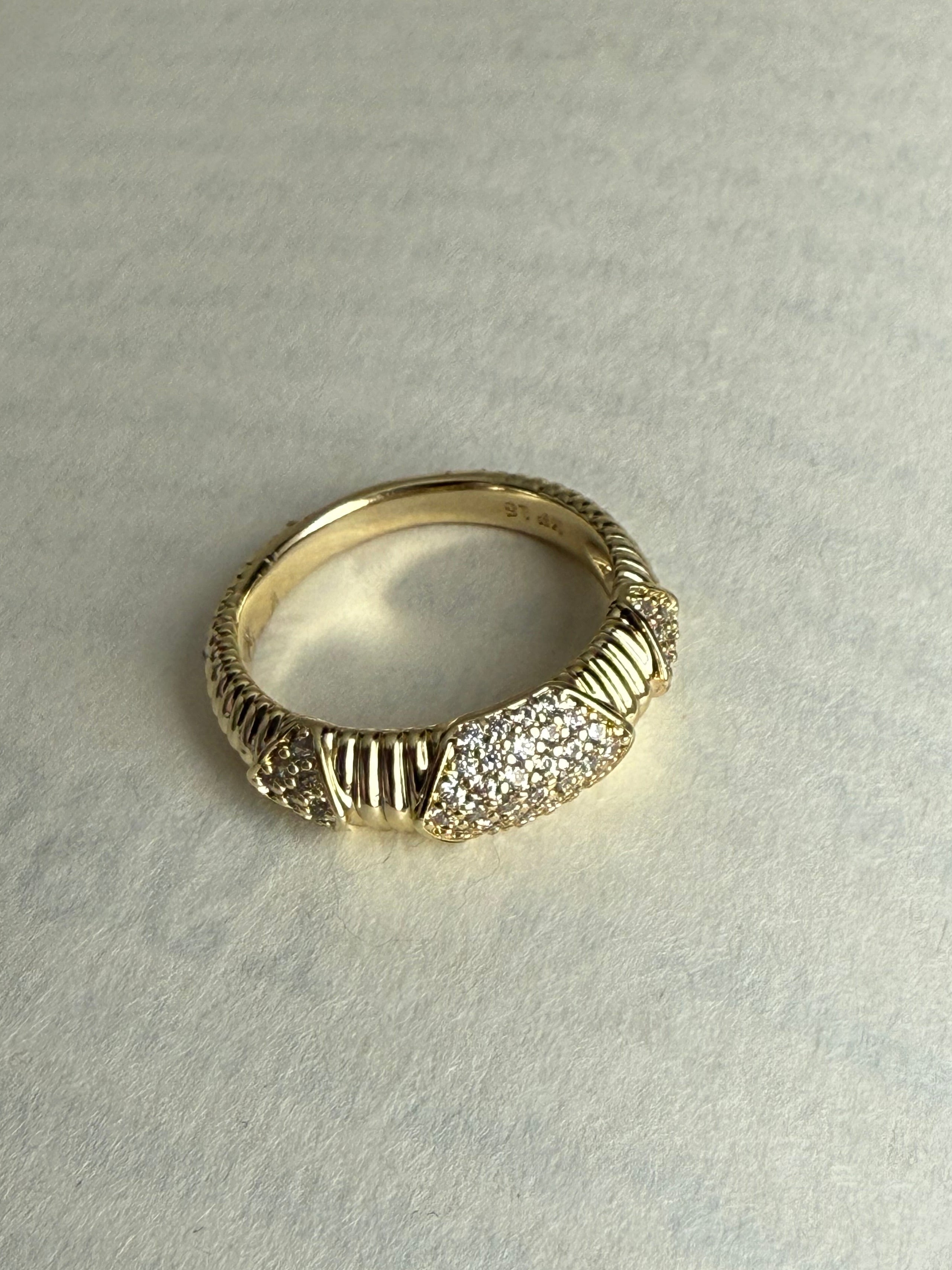 Minimal & Işıltılı Gold Yüzük