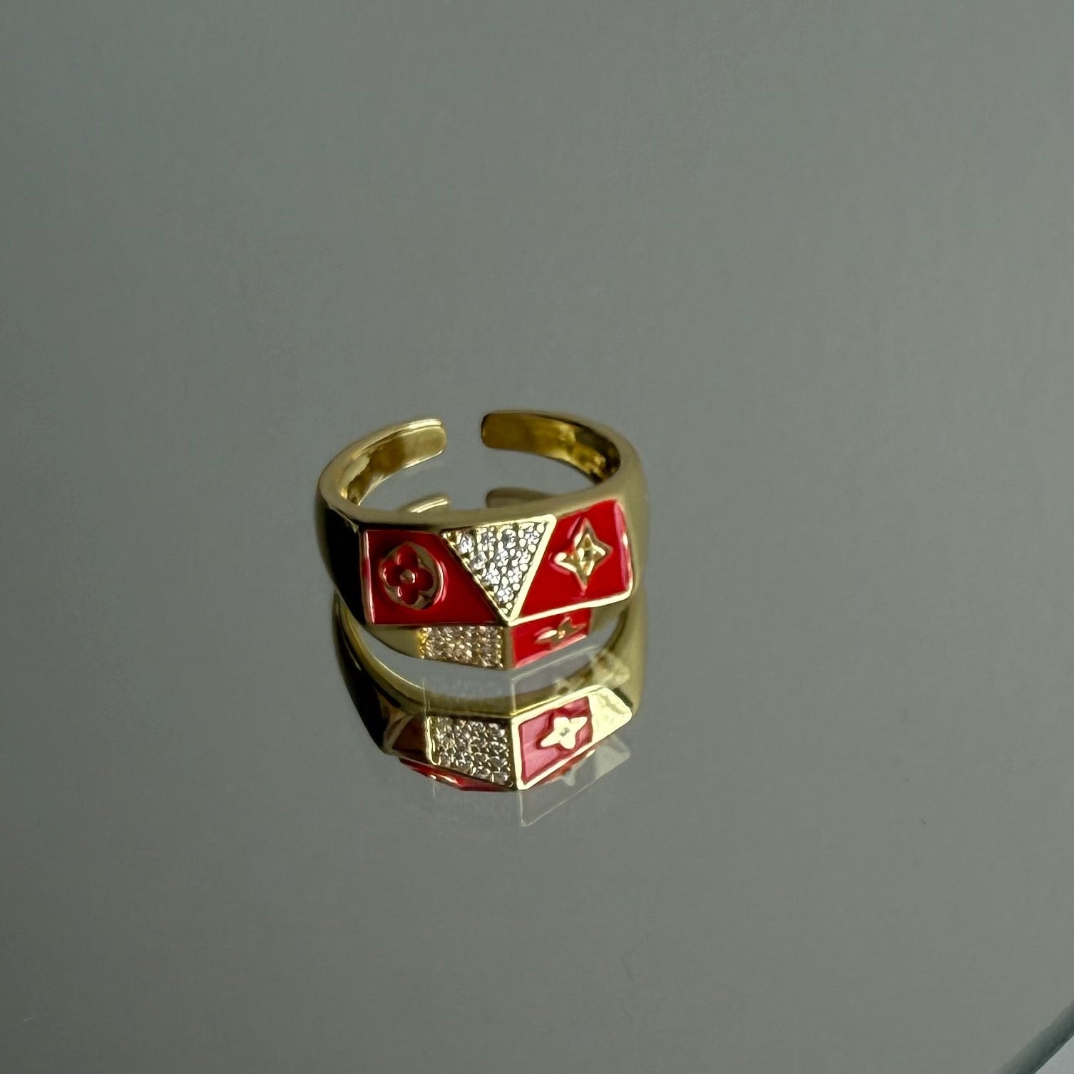 Kırmızı Mineli Gold Çelik Yüzük