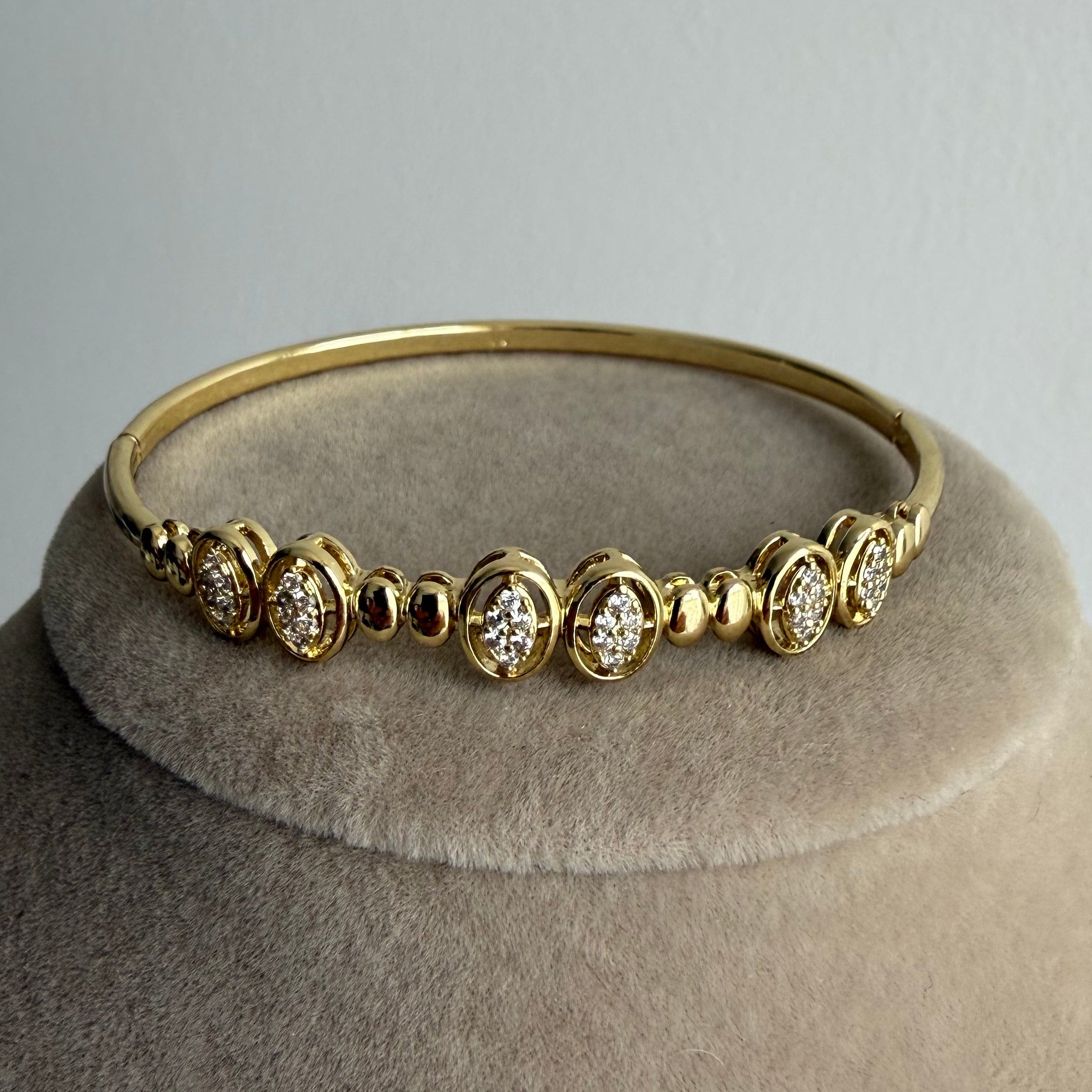 Taş Detaylı Gold Bileklik