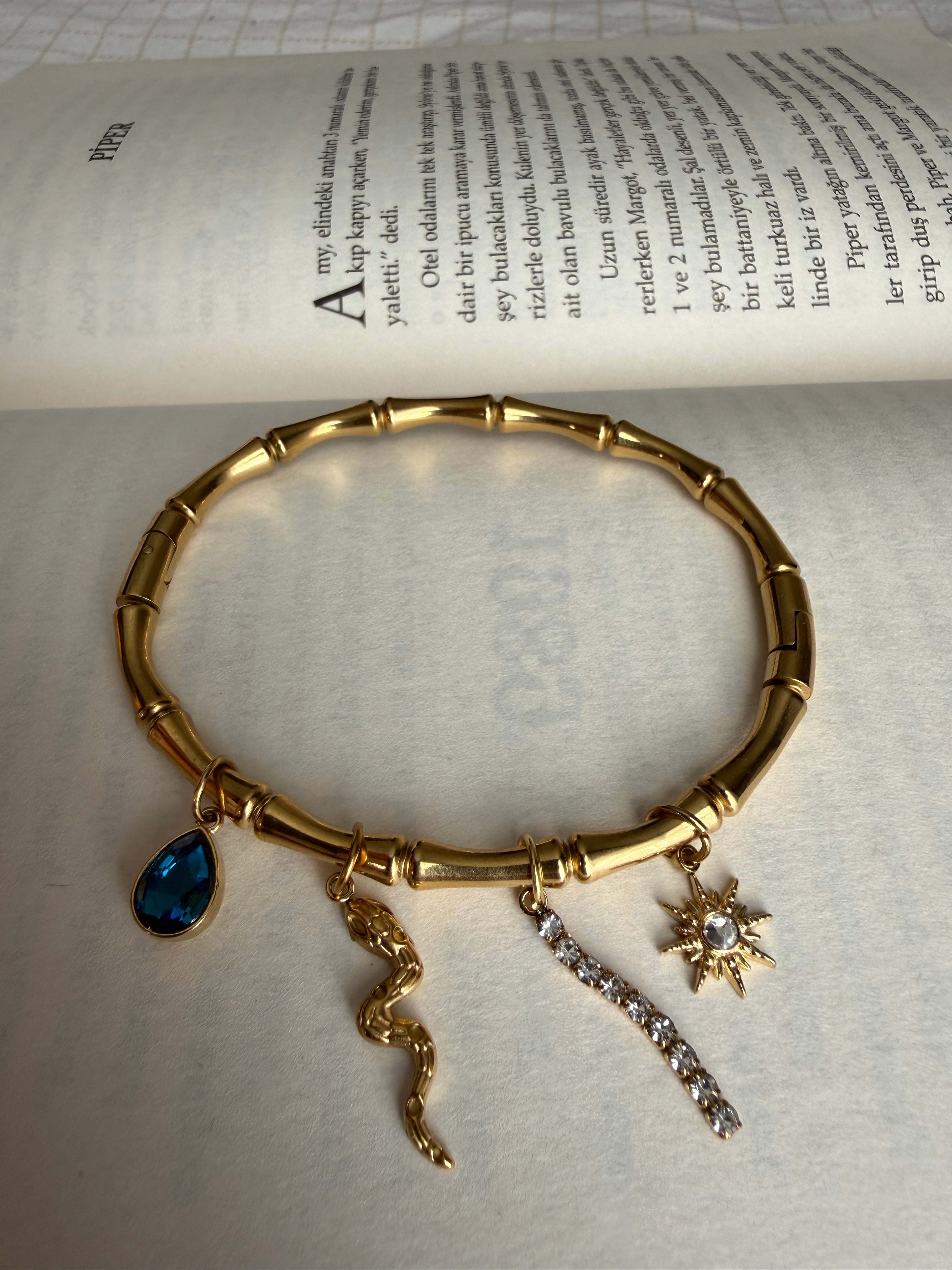 Charm Detaylı Çelik Bileklik