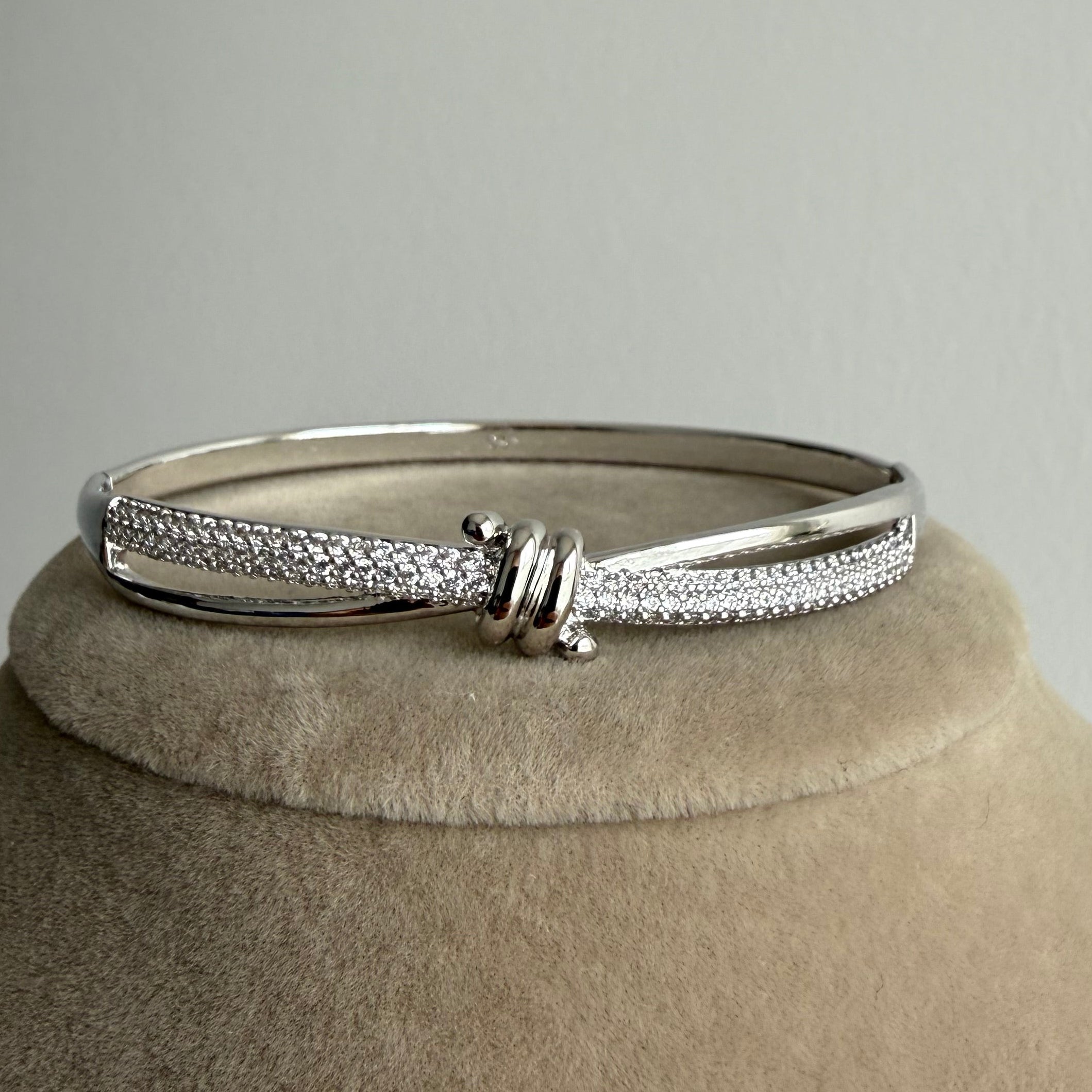 Silver Knot Taşlı Bileklik