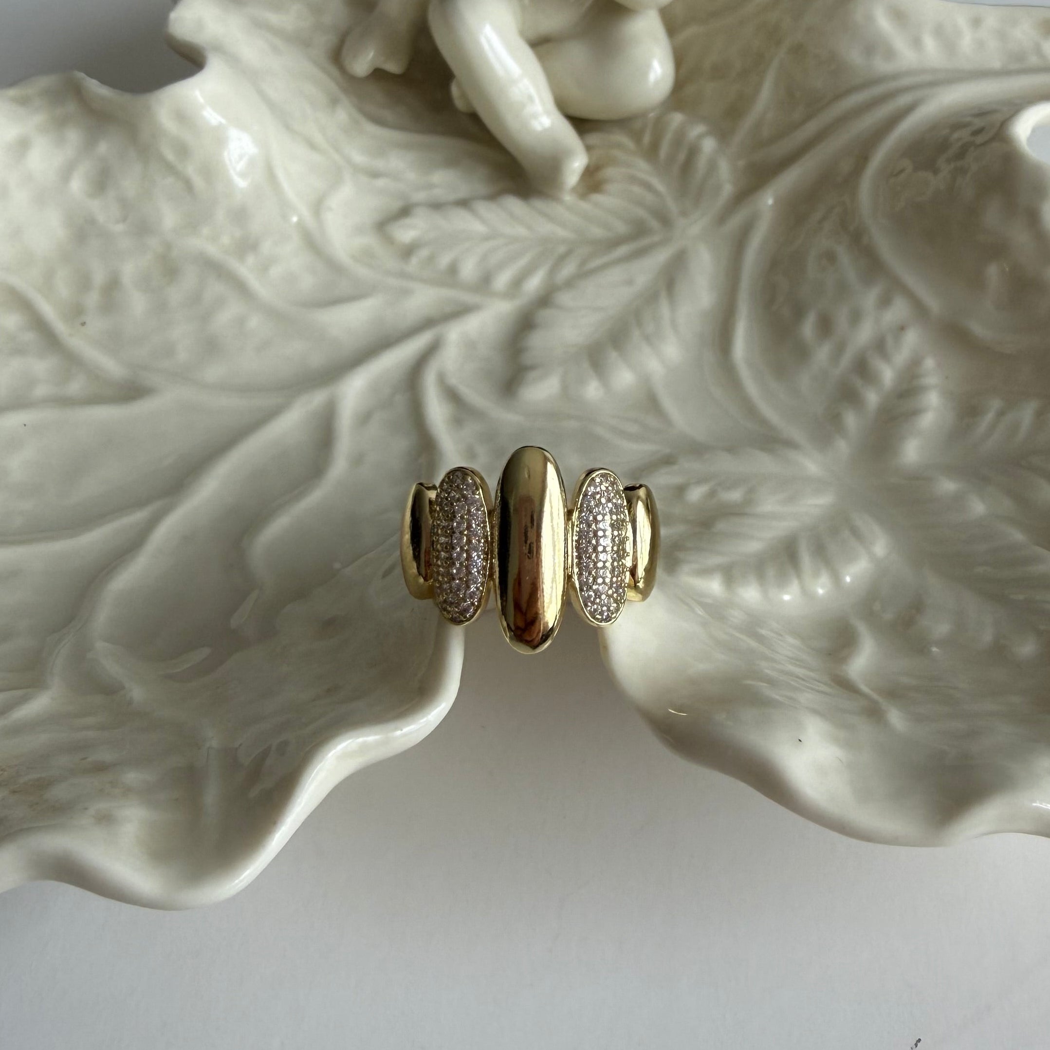 Gold Rengi Oval Taş Detaylı Model Xuping Kadın Yüzük