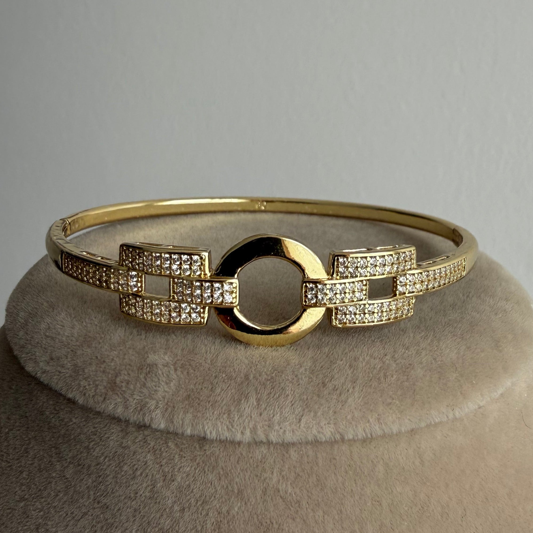 Modern Taş Detaylı Gold Bileklik
